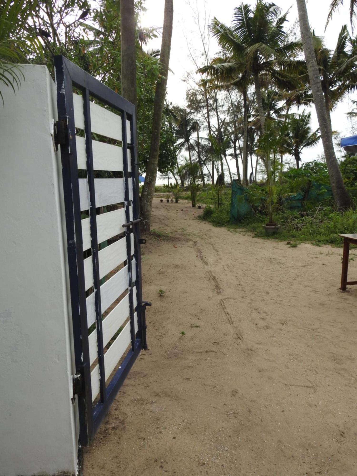 Shoreline Marari Beach Villa At Golden Beach Mararikulam Alappuzha Exterior foto